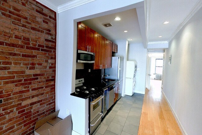 Foto del edificio - 102 E 7th St