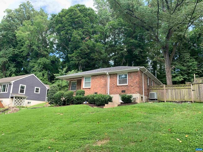 Building Photo - 716 McIntire Rd