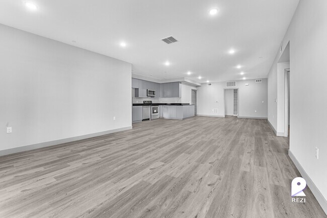 Building Photo - 7040 Woodman Ave