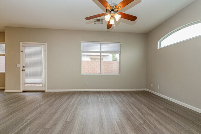 Foto del edificio - 8920 Brentwood Grove Ct