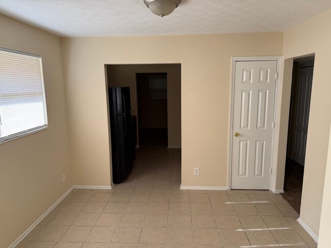 Building Photo - Move in ready 4 bedroom home!