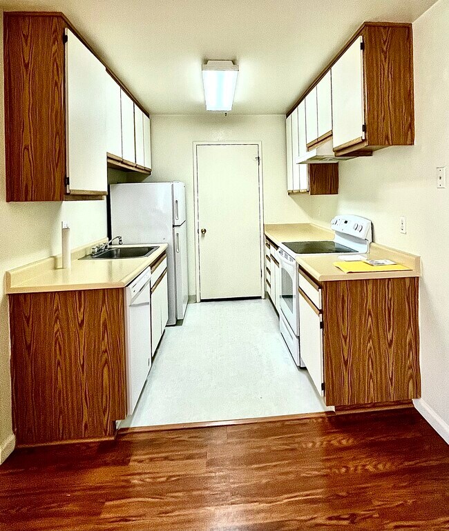 Foto del edificio - 735 Watson Canyon Ct