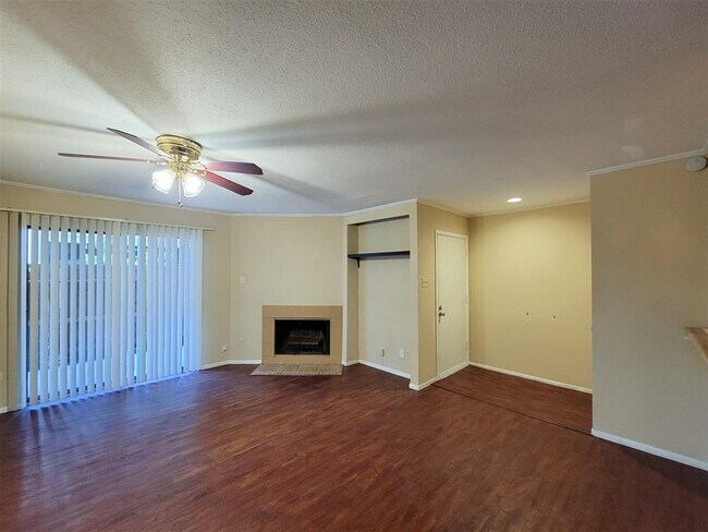 Building Photo - 2601 S Braeswood Blvd