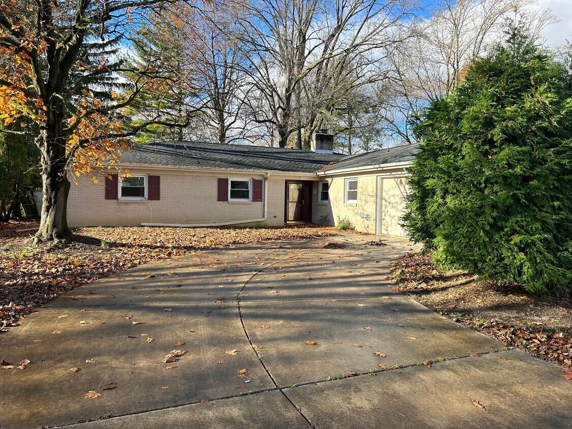 Primary Photo - 4 Bedroom Home in West Lafayette School Di...