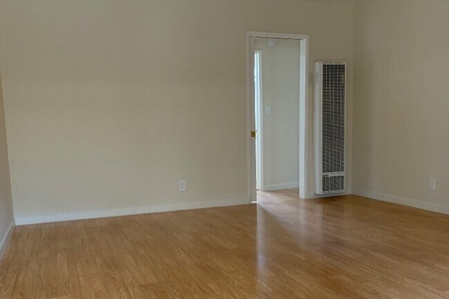 Foto del edificio - 16214 Vanowen St