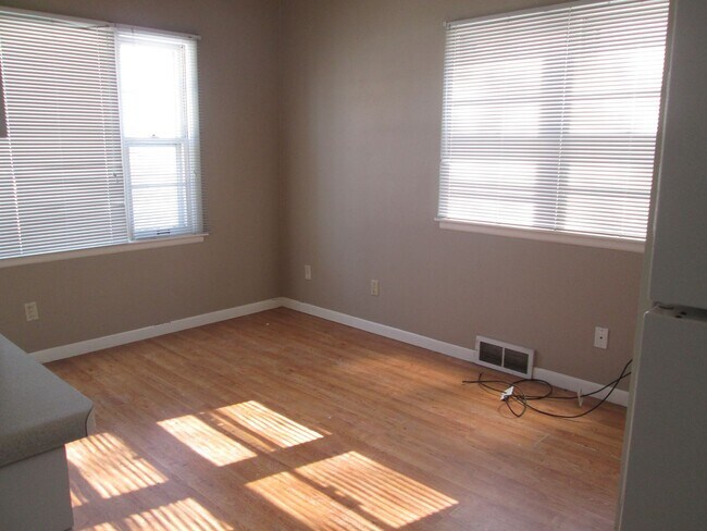 Foto del edificio - 2BR 2bath home close to downtown Iowa City, available August 1, 2023!
