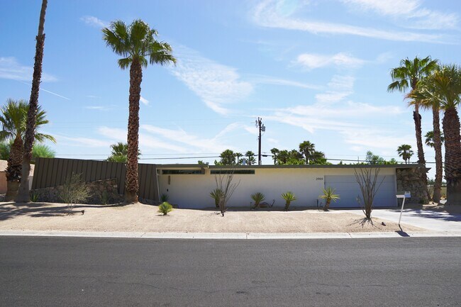 Building Photo - 2900 N Chuperosa Rd