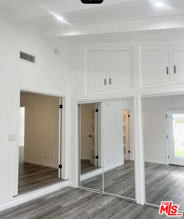Foto del edificio - 4545 Matilija Ave