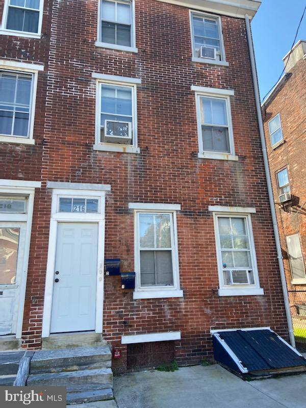 216 E Broad St, Burlington, NJ 08016 Townhome Rentals in Burlington