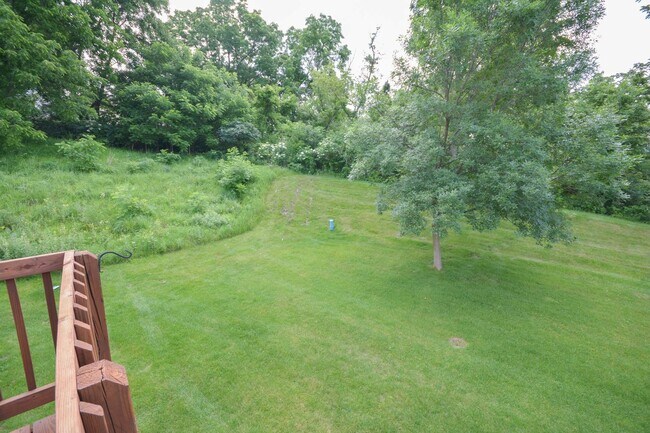 Foto del edificio - Private End-Unit Townhome with Walkout Basement