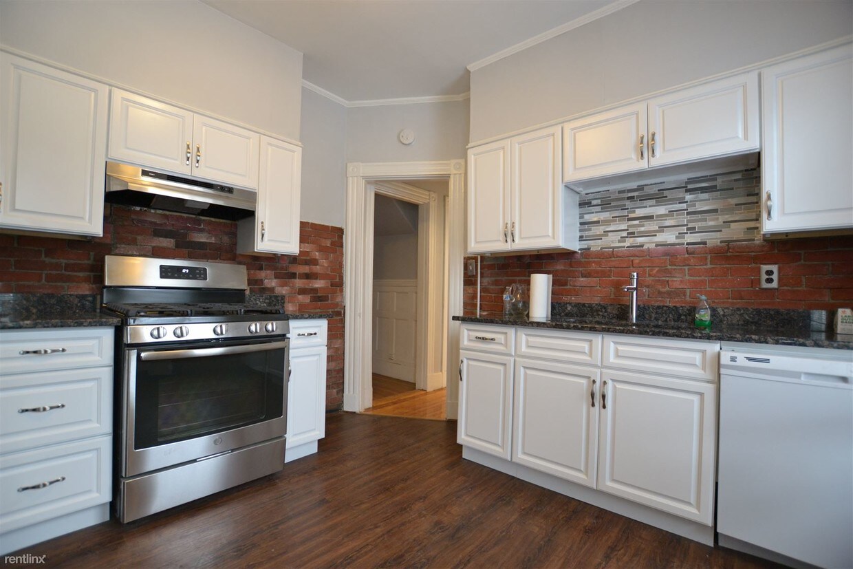 5 br, 2 bath - 45 Kilsyth Rd - 5 br, 2 bath  - 45 Kilsyth Rd