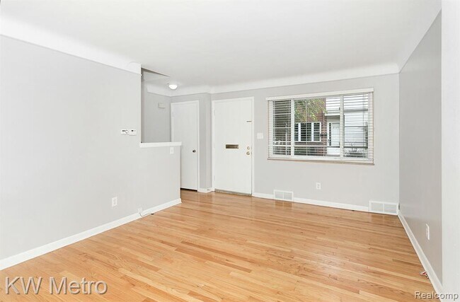Building Photo - 2117 Marywood Dr