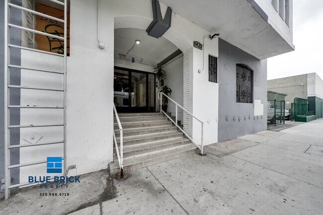 Foto del edificio - 1420 Flower St
