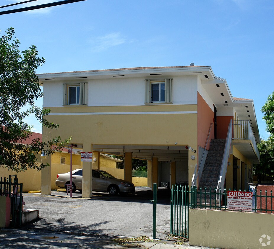 Foto principal - 828 NW 3rd St