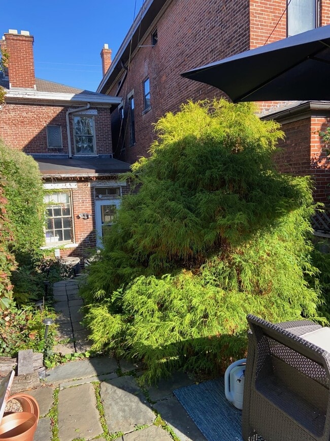 Building Photo - 611 S 3rd St