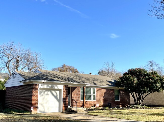 Building Photo - 3955 Durango Dr