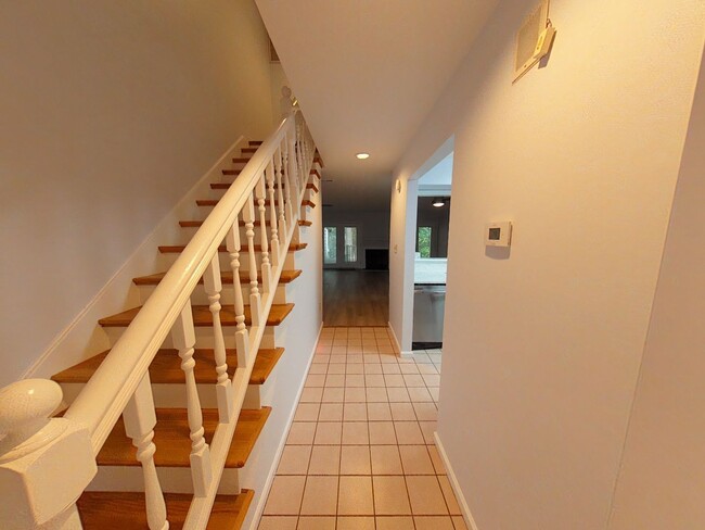 Foto del edificio - 3 Bedrooms, 2.5 Bathrooms Townhouse in Wil...