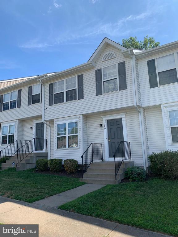 Foto del edificio - 105 Merrill Ct