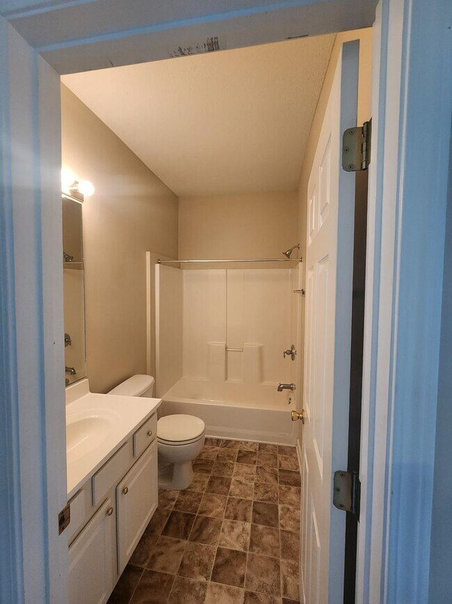 Building Photo - 140-202 Wexford Condominium