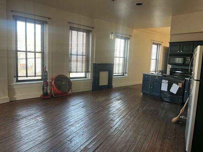 Foto principal - 2873 Colerain Ave