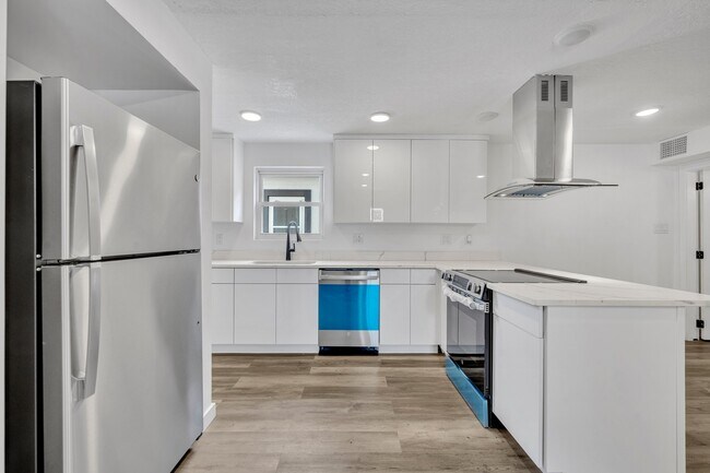 Building Photo - 715 Langston Ct
