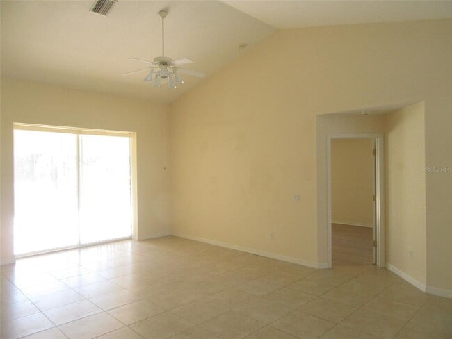 Foto del edificio - 8171 Rocliff Ave