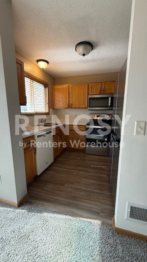 Foto del edificio - 15537 Foghorn Ln