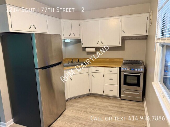 Foto del edificio - 1214 S 77th St