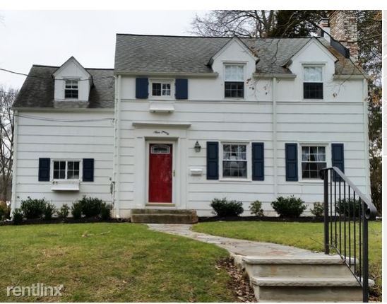 Primary Photo - 920 Leland Ave