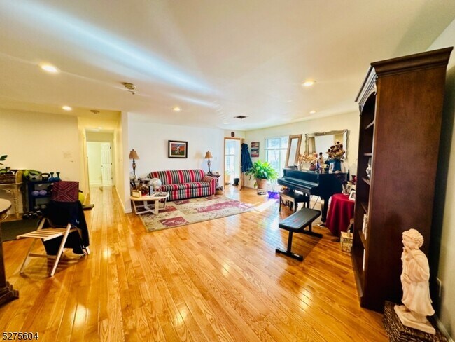 Foto del edificio - 391 Northfield Ave