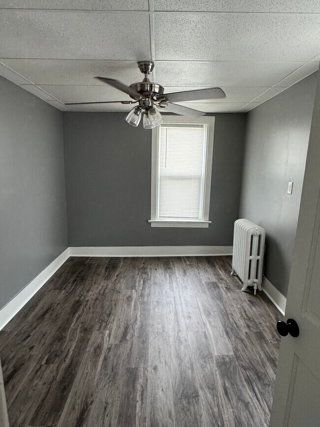 Bedroom 1 - 362 W Scott St