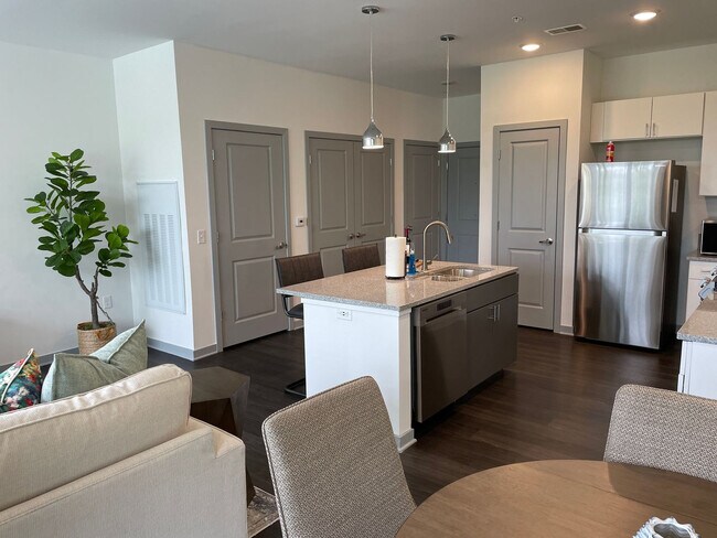 Foto del edificio - 5102 Aldersgate Dr