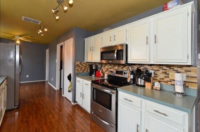 Foto del edificio - 1131 Trinity Trail