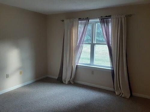 Building Photo - 1600/month 2 bed/2bath