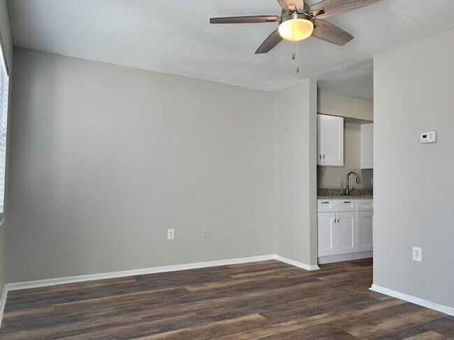 Foto del edificio - 1414 N Wardell St