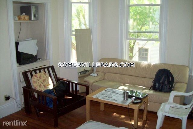 Building Photo - 4 br, 1 bath  - 380 Washington St # 2H