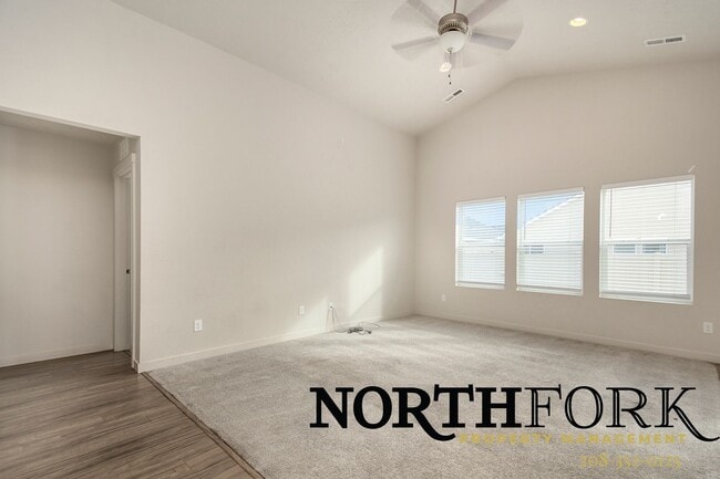 Foto del edificio - Charming Home for Rent in Caldwell