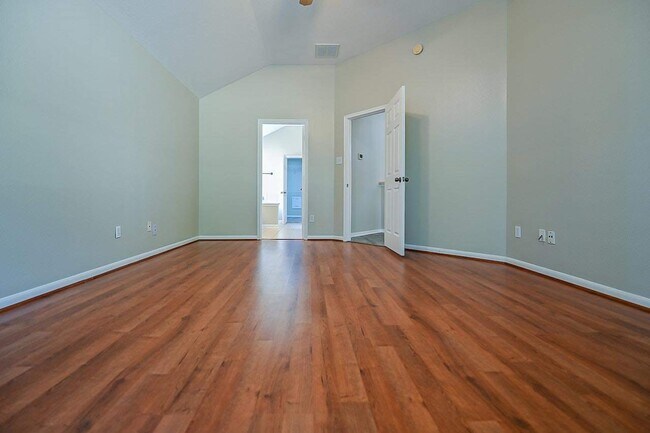 Building Photo - 16122 Barngate Ct
