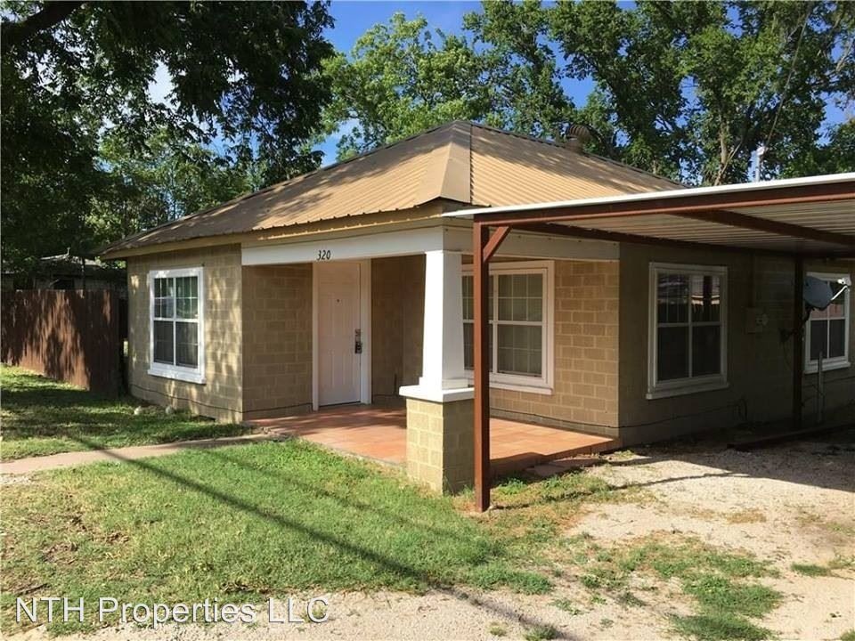 Primary Photo - 3 br, 1 bath House - 320 N Main St