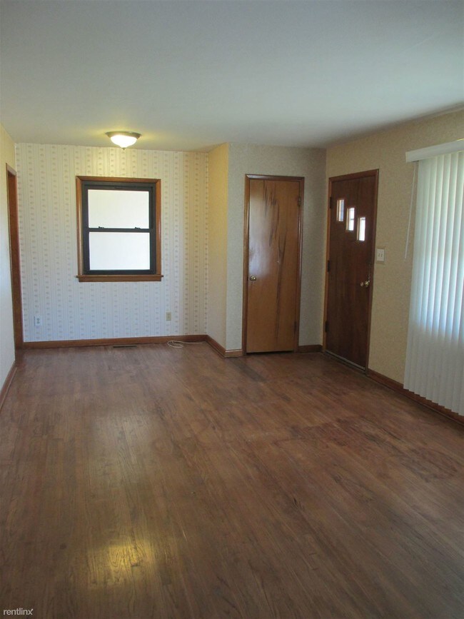 Building Photo - 2020 W 31st St S