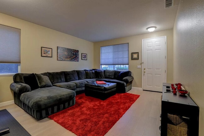 Building Photo - 609 Granada Pass Dr