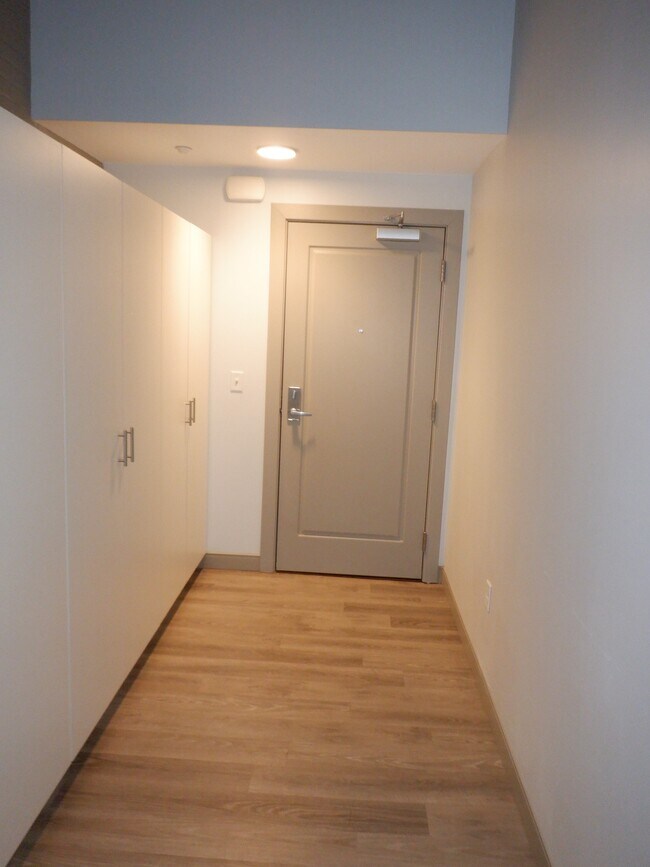 Building Photo - 113 Allyn St