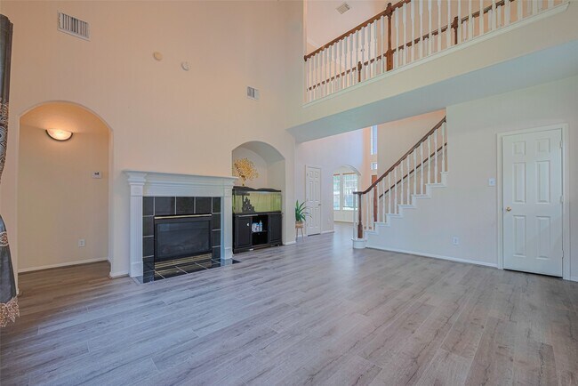 Foto del edificio - 3630 Shady Grove Dr
