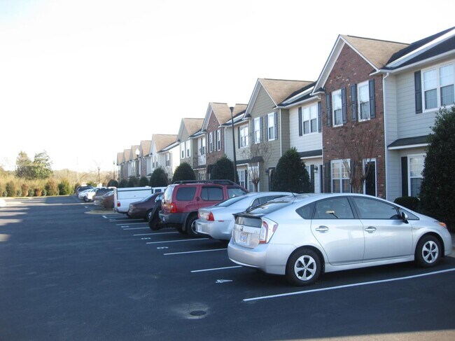 Building Photo - 4 Belhaven Dr