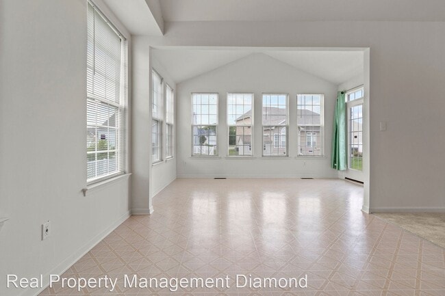 Building Photo - 4 br, 2.5 bath House - 17770 Seashore Drive