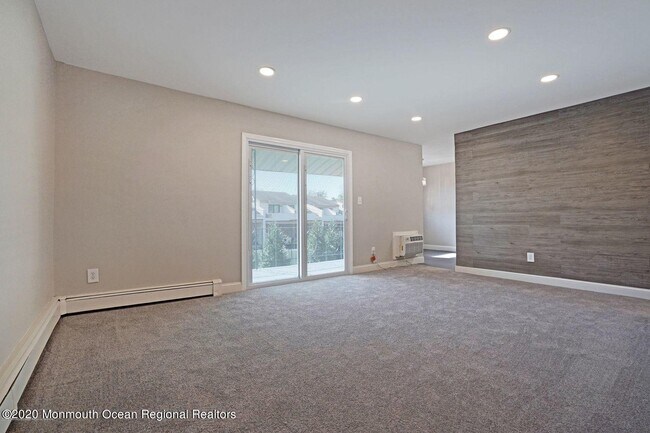 Foto del edificio - 735 Greens Ave