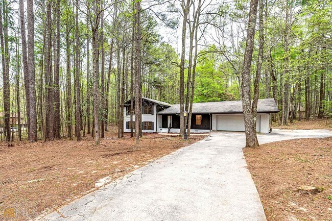 Building Photo - 355 Magmar Ln