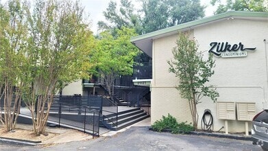 Building Photo - 2021 Bluebonnet Ln