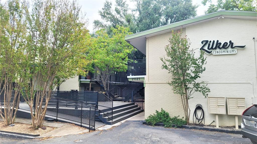 Primary Photo - 2021 Bluebonnet Ln