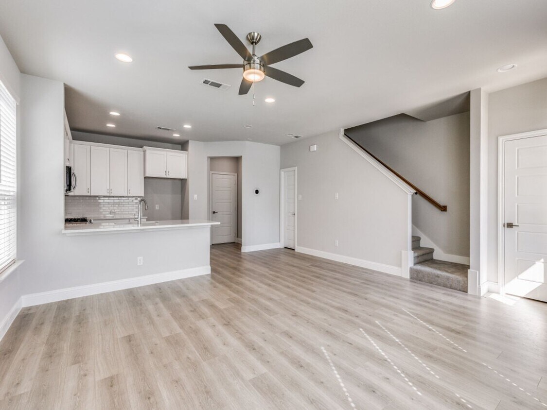 Primary Photo - Modern 3 Bedroom, 2.5 Bath Townhome in a G...